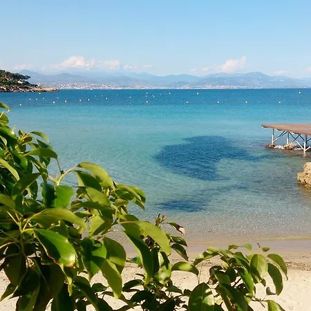 Du Levant 3* Антиб